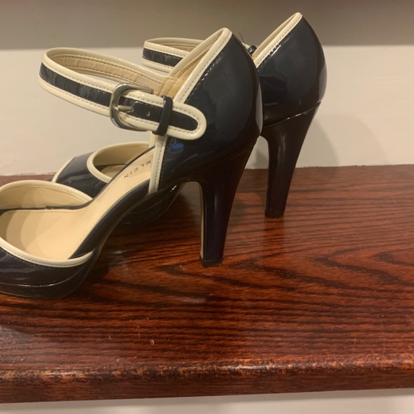 Anne Klein Shoes - Picture 4 of 8